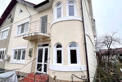 Duplex cu 9 camere în Cetate