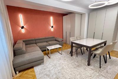 Apartament cu 2 camere semidecomandat, mobilat în Central