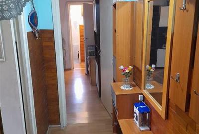 Apartament 3 camere balcon pivnita zona Vasile Aaron - 7