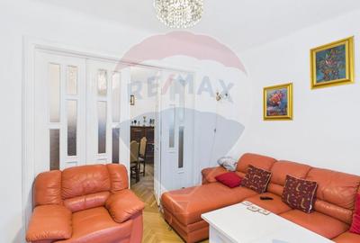 Vila generoasa cu 5 camere si curte, de vanzare in zona 13 Septembrie - 4