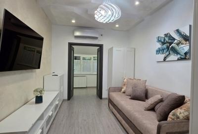 Apartament cu 2 camere decomandat în Podul de Fier