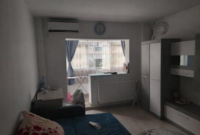 Garsonieră decomandată în Iancului