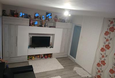 Apartament cu 2 camere semidecomandat în Noua