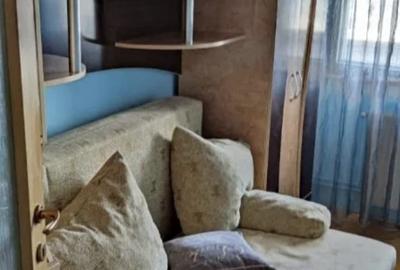 Apartament cu 3 camere decomandat în Județean