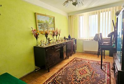 Apartament cu 3 camere decomandat în Precista