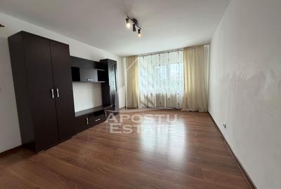 Apartament cu 3 camere decomandat în Lunei