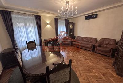Apartament cu 3 camere decomandat, mobilat în Central
