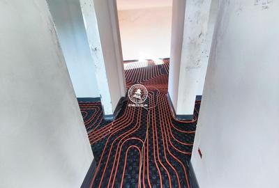 Casă cu 4 camere decomandat în Holboca