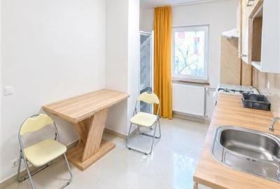 Apartament cu 2 camere semidecomandat, mobilat în Soarelui
