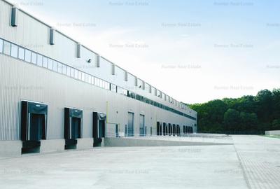 Spațiu industrial, de 1,500 mp, în Central