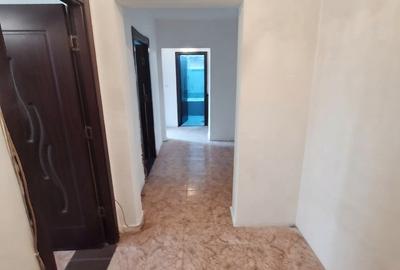 Apartament cu 3 camere decomandat în Inel II