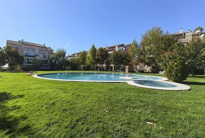 Apartament cu 3 camere decomandat, mobilat în Pipera