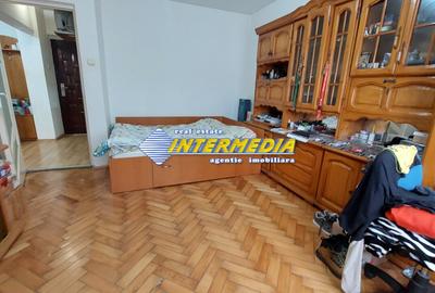 Garsonieră decomandată, mobilată în Cetate