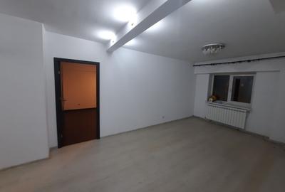 Apt 4 cam, decomandat, 94 mp utili,Traian / BCR / ANAF / Magic Cake - Cod 158644 - 2