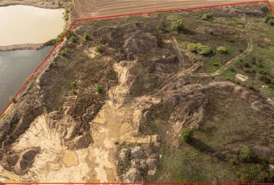 Teren intravilan de 26000 mp, în Vest