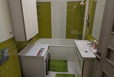 Langa Mall Coresi, in complexul Urban, 2 camere mobilate, 550 euro/luna - 12