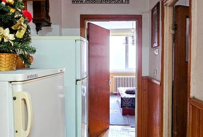 Apartament 4 camere, cu boxa, Bd.Traian, zona BCR - 13