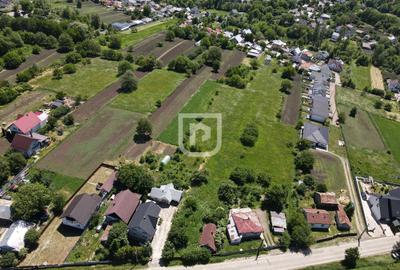 Vând teren intravilan – Ipotești, str. Decebal (zonă Hereditas), 26 ari - 3