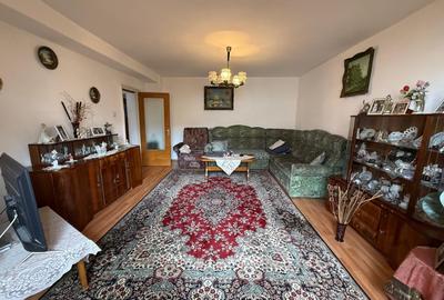 Apartament 3 camere structura decomandata,întrare Racadau - 1