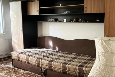 Apartament cu 3 camere decomandat, mobilat în Alexandru Obregia