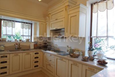 Vila reprezentativa cu finisaje premium | piscina | 1350mp - 8