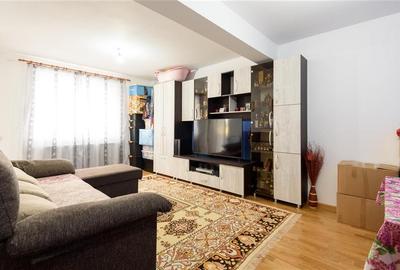 Apartament cu 2 camere decomandat în Tractorul