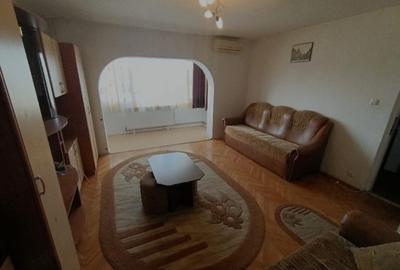 Garsonieră decomandată în Steaua