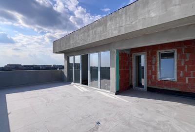 Penthouse cu 4 camere decomandat în Prelungirea Ghencea