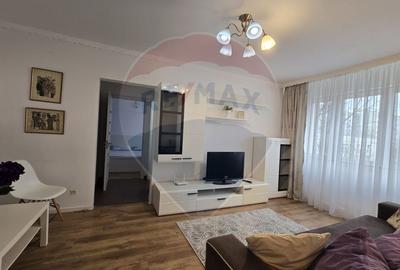 Apartament cu 2 camere semidecomandat, mobilat în Pajura