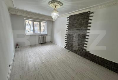 Apartament cu 4 camere decomandat în Valea Rosie