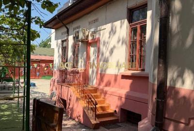 Casa de inchiriat | Vitan | 9 Camere | Spatiu Birouri | Curte - 2