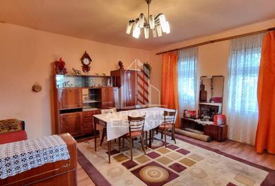 Casă individuală cu 3 camere în Giarmata