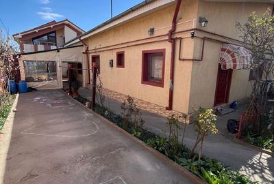 Casă individuală cu 8 camere în Coiciu