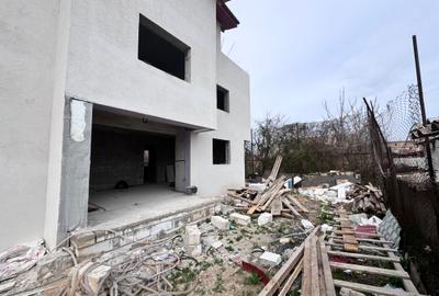 Casă cu 5 camere în Sud