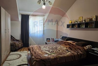 Apartament cu 2 camere semidecomandat, mobilat în Semicentral
