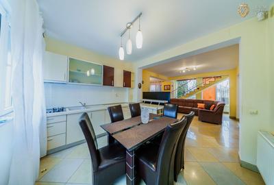 Vilă 5 camere de Vanzare Chișineu-Criș - 1