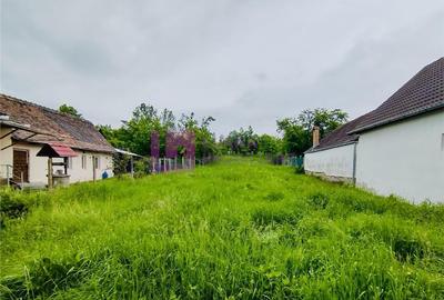 Teren Construcții intravilan de 2243 mp, în Marpod