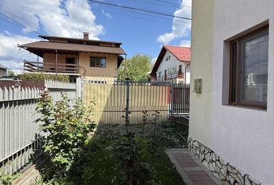 Vila construită in 2010 - P+1+pod - S=236 mp și curte 238 mp Campina! - 33