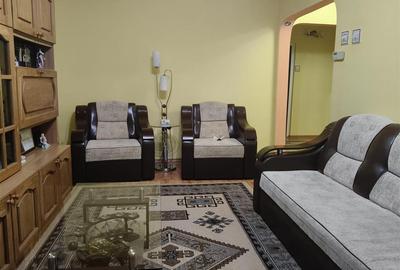 Apartament cu 3 camere decomandat în Apollo