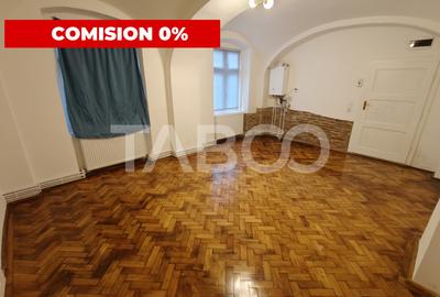 Garsoniera spatioasa de inchiriat in Centrul Istoric - Comision 0 - 1