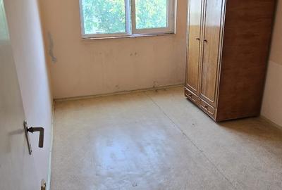 Apartament 3 camere - Navodari - 63.000 euro (Cod E12) - 9