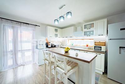 Casa mobilata Central Sanpetru - 1