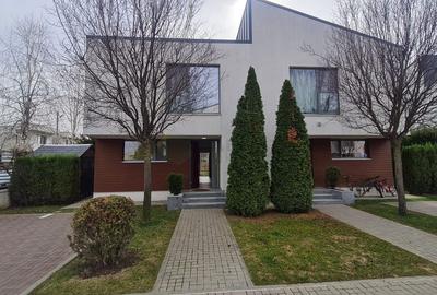 Casă individuală cu 4 camere în Tunari