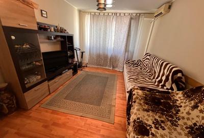 Apartament cu 3 camere decomandat în Dristor