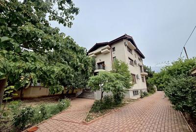 Casă individuală cu 11 camere în Băneasa