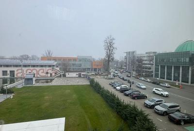 Birou, de 32 mp, în Central