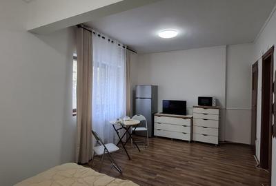 Garsonieră semidecomandată în P-ța Romană