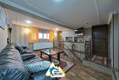 Apartament spectaculos cu 2 dormitoare pe 2 nivele la Boul Rosu