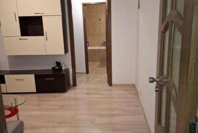 Apartament cu 2 camere semidecomandat, mobilat în Central