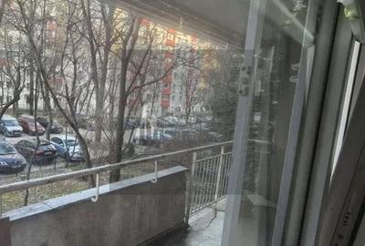 Apartament 2 camere etaj 1/9 Bd Alexandru Obregia Sector 4 - 6